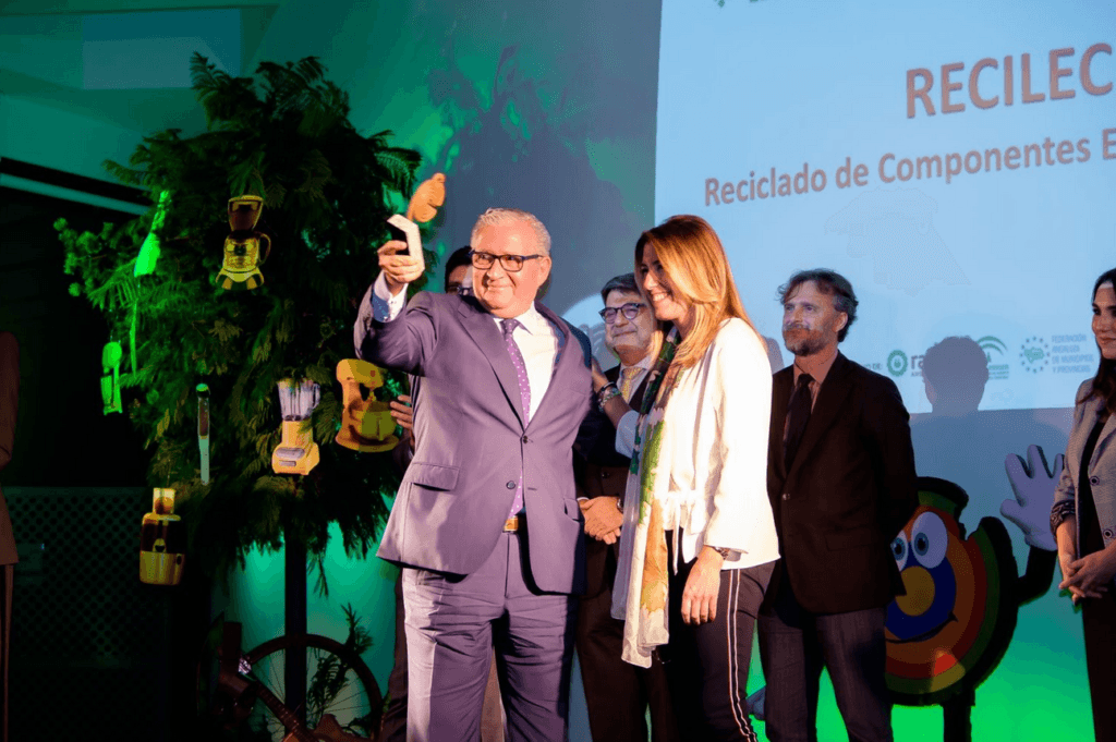 Premio RAEEImplícate